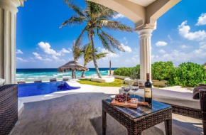 Sofi Beachfront villa in Tankah Bay!
